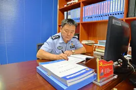 社区民警肖本昌：一年不到9本工作日志 字里行间满是爱民情图片