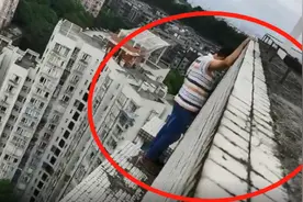 什么情况？他梦见自己在天台，醒来发现真在楼顶图片