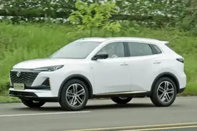 首试新一代长安CS55 PLUS：叠BUFF的10万级SUV图片