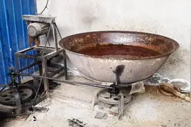 走街串巷现场制作香油是真的吗？香油制作世家告诉你视频封面