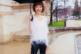 鲁豫又瘦出新高度，紧绷绷的皮裤穿着松松垮垮，虽瘦但是毫无美感图片