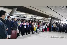 春风暖 雾尽散 樱花灿 武汉，我们来了！疫情以来全国首趟外省终到武汉高铁从广州开出图片