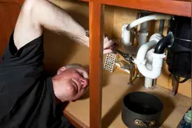 家里下水道堵了，别急着请疏通师傅！试试这样子做，简单又有效图片