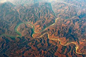 秦岭凭什么敢号称“中华龙脉”？一岭分南北，一脉承华夏图片