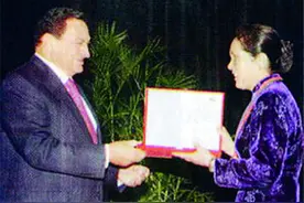 2005年第4次中科院竞选，69岁的李爱珍：我就不占用国家资源了图片