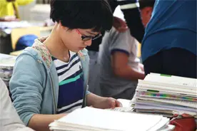 话多的孩子和话少的孩子，哪个更聪明？很多家长都误解了图片