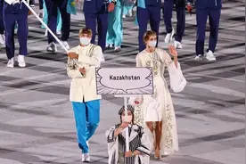 东京奥会开幕式掌旗手比拼！哈萨克斯坦美女口罩遮不住逆天的美貌图片