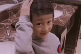 陆毅三胎儿子长相疑曝光？妻子鲍蕾陪同理发，亲口承认是爸爸图片
