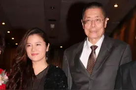 81岁老艺术家刘诗昆再当爹！44岁娇妻生女，月薪10万请月嫂图片