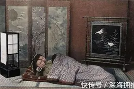日本人为啥有床不睡，非要睡在地板上？日本美女道出了原因图片