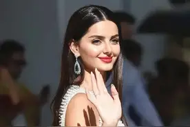 伊朗国际超模，魔鬼身材天使颜值，穿珍珠礼服显高贵气质图片