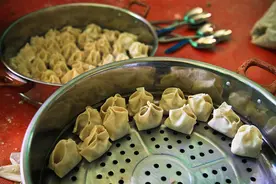 阿富汗和塔吉克斯坦传统美食烧麦(mantu)与回族传统食品烧麦比较图片