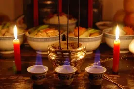 除夕将至，弘扬正能量传统文化风俗，磕头下跪、烧香作揖能免则免图片