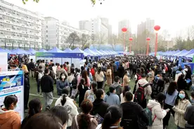 “火爆”！最近，730余家国防军工集团、500强等单位直奔西安交大“抢人”！图片