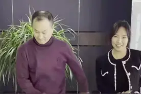 “王老七”小12岁娇妻怀2胎？紧身裙大肚隆起，助老公捞金热舞图片