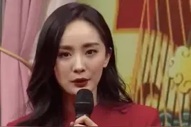 春晚后台也很精彩！杨幂被主持人调侃，王源变迷弟，佟丽娅包饺子图片