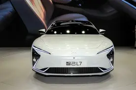 全新高性能纯电智能车，风阻全球前三，实力比肩百万级豪车图片