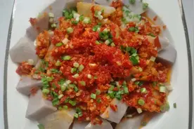 芋头也可以蒸着吃，剁椒蒸芋头的家常做法视频封面