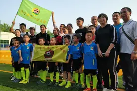 少年中国｜足球之乡示范“从娃娃抓起”：把足球生活化，把足球游戏化图片