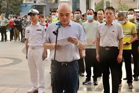 临高：2021年春季新兵首征，县委书记和“一等功臣”一起为新兵给力送行图片