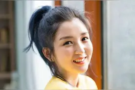 插刀李宇春，婚内出轨还倒打一耙，三个月接不到工作的何洁冤吗？图片