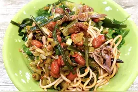 能不能在大学旁边活下来，才是衡量成都美食的国际标准图片