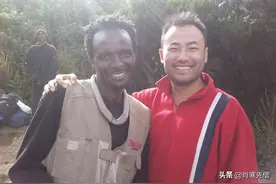 在非洲从商9年，货物每周都被偷，雇4个保镖看商店，现在想回国图片