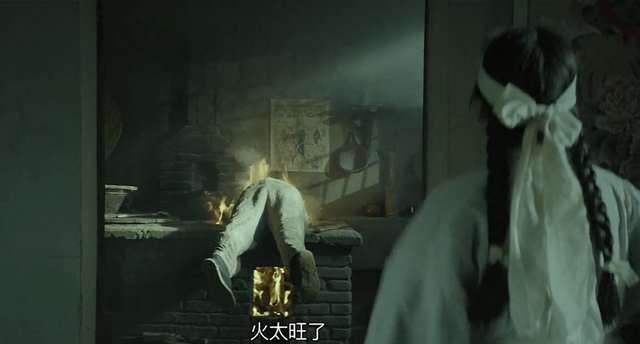 上线1天就破纪录，这片凭什么能被捧为：2021年第一国产惊悚片？