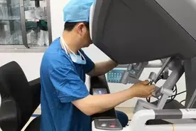 哈医大四院达芬奇机器人半小时精准切除肾癌，充分保留患者肾功能图片