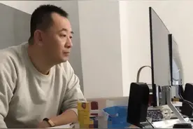 45岁黄海波曝罕见近照！身材发胖似路人，开培训班赚钱令人唏嘘图片