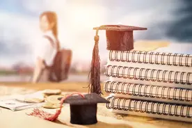 叶文梓：教育是科学与艺术的结合体图片