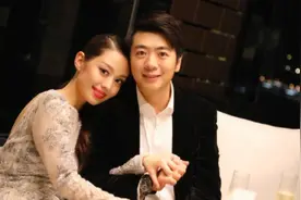 隔空秀恩爱？吉娜郎朗晒童年照被赞有夫妻相，男方照片选择含深意图片