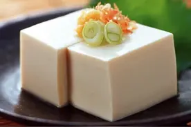 这3种豆腐，不要随便买着吃，不仅没营养还对身体有害图片