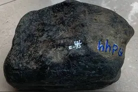 莫湾基，皮壳老辣起皱，种水化开图片