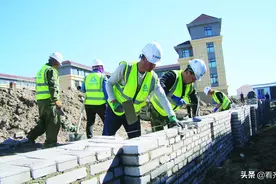 齐市第28中学分校及长庚小学新校区操场围墙建设启动图片