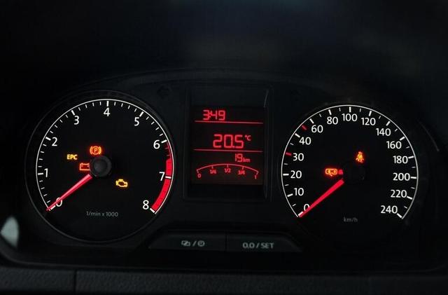 成都车友4万多买了台大众捷达，发现这个现象，感觉自己赚了