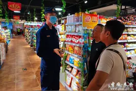 秦安消防救援大队：消防检查进超市 安全意识记心中图片