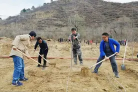 e观沧海网评：在脱贫攻坚一线“增长才干”图片