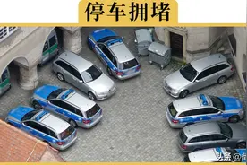 停车场里选车位也有讲究，这3种车位最容易被刮蹭！图片