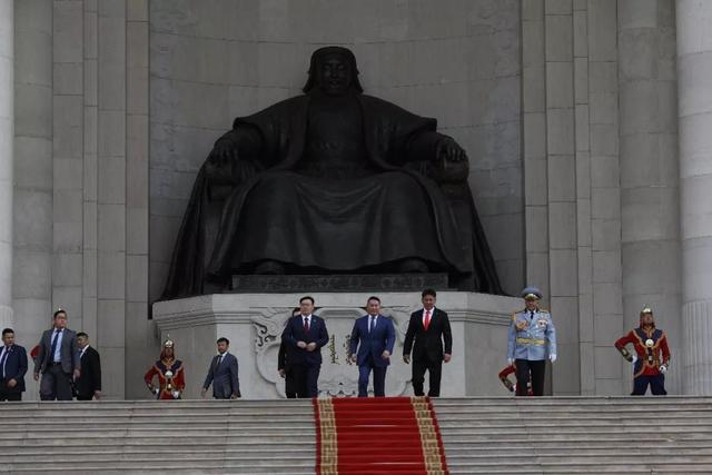 铠甲铠甲勇士大（蒙古国大阅兵）