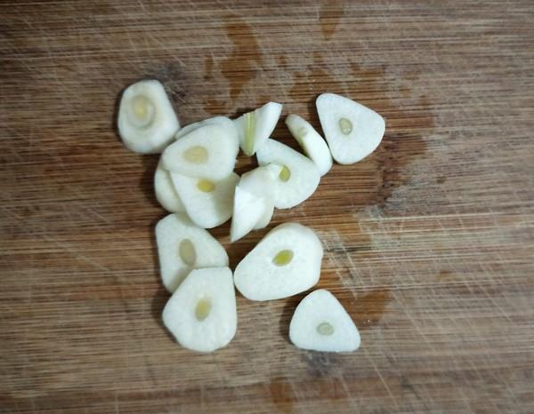 它是高尿酸的“福星”，早晚几口，降低体内嘌呤，痛风躲着你走！