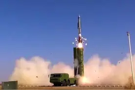 阅兵首秀，至今仍未公开真身，DF100导弹神秘之处在哪？图片