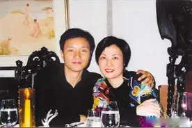 陈淑芬：张国荣背后的女人，最后用衣服保全了哥哥最后的尊严图片