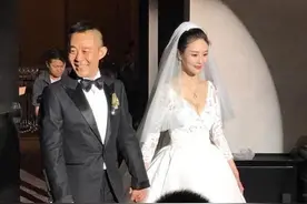 两任前妻70后，情人80后，三婚又娶90后，是因为侯勇有钱就变坏？图片