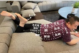 又被调戏！岳云鹏晒助理做的牛年宣传图看饿网友，这牛好意外图片