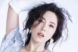 中戏200年一遇美女，却钟情相貌平凡的男人，她到底想要什么？图片