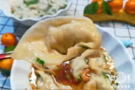 跟妈妈学手擀馄饨皮，一擀一切做法简单，面食味足比买的好吃百倍图片