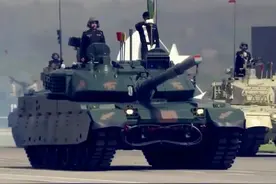 巴基斯坦阅兵中国VT4打头阵！加挂顶级爆反，能比99A还先进图片