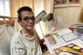 日本60岁残疾老人连续33年画美食，画了1000多张，每一顿饭都画图片