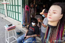 “挣钱”抗疫难两全！曼谷街头实地采访民众对开国门迎外游看法图片